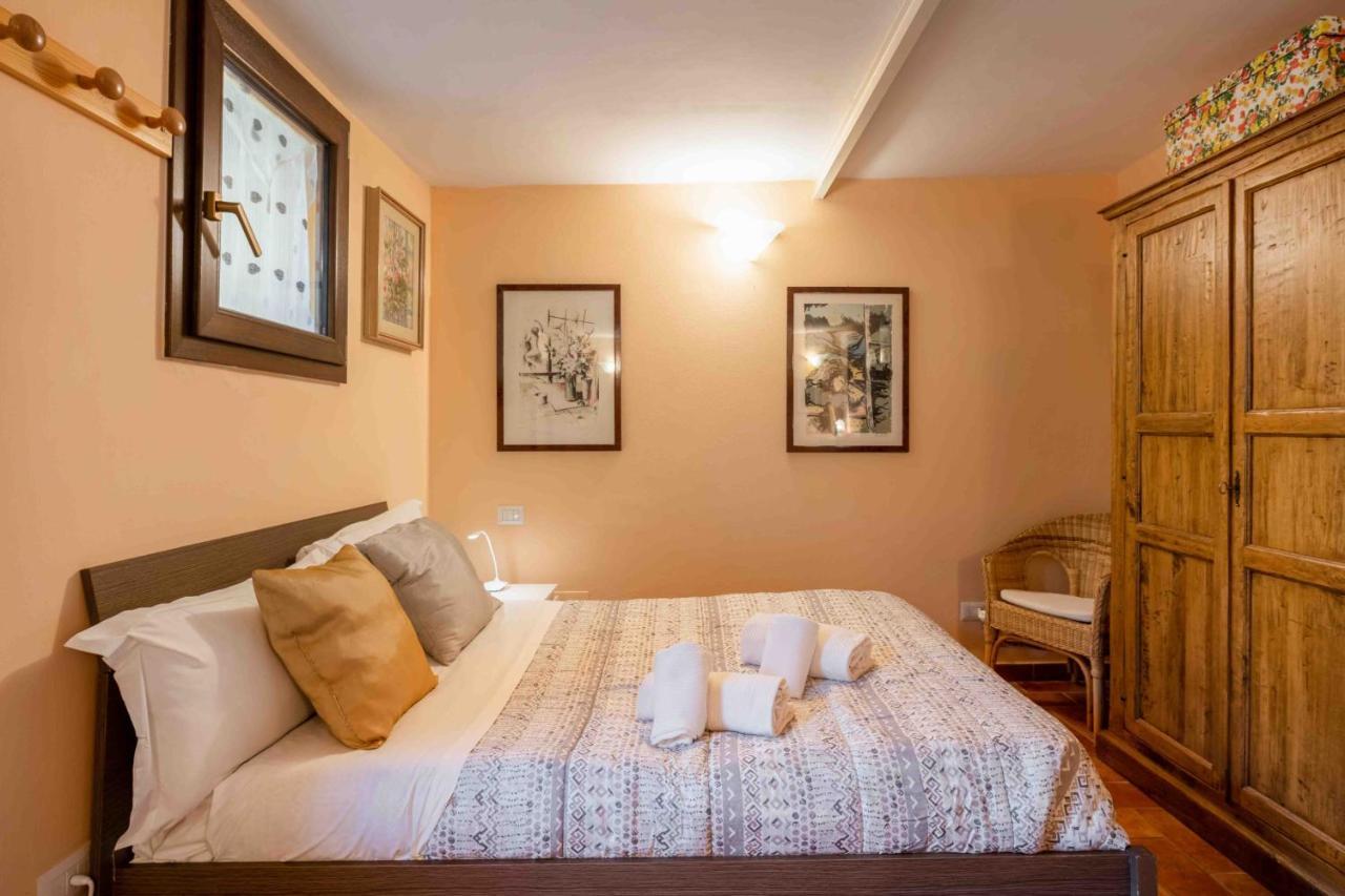 Апартаменты San Frediano Cozy Studio With Private Patio Флоренция Экстерьер фото