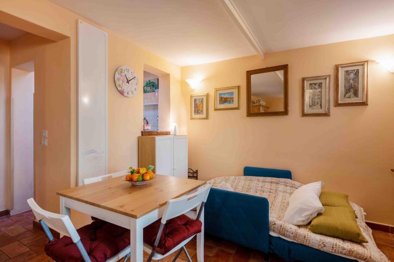 Апартаменты San Frediano Cozy Studio With Private Patio Флоренция Экстерьер фото